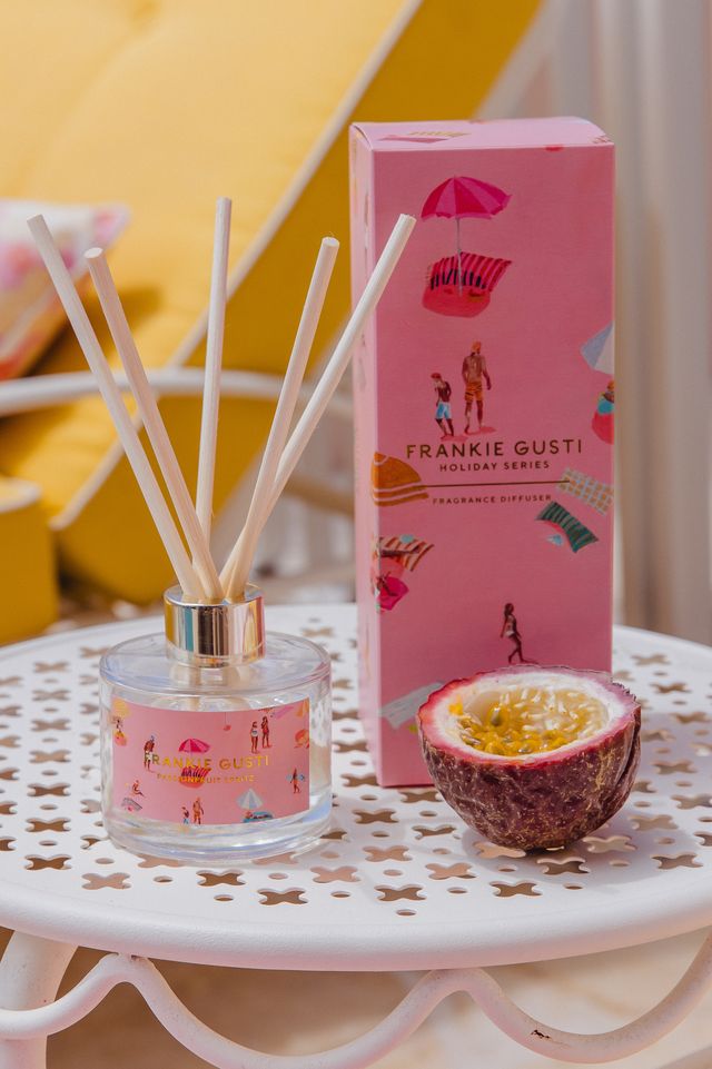 Holiday Series Candle/Diffuser- Passionfruit Spritz