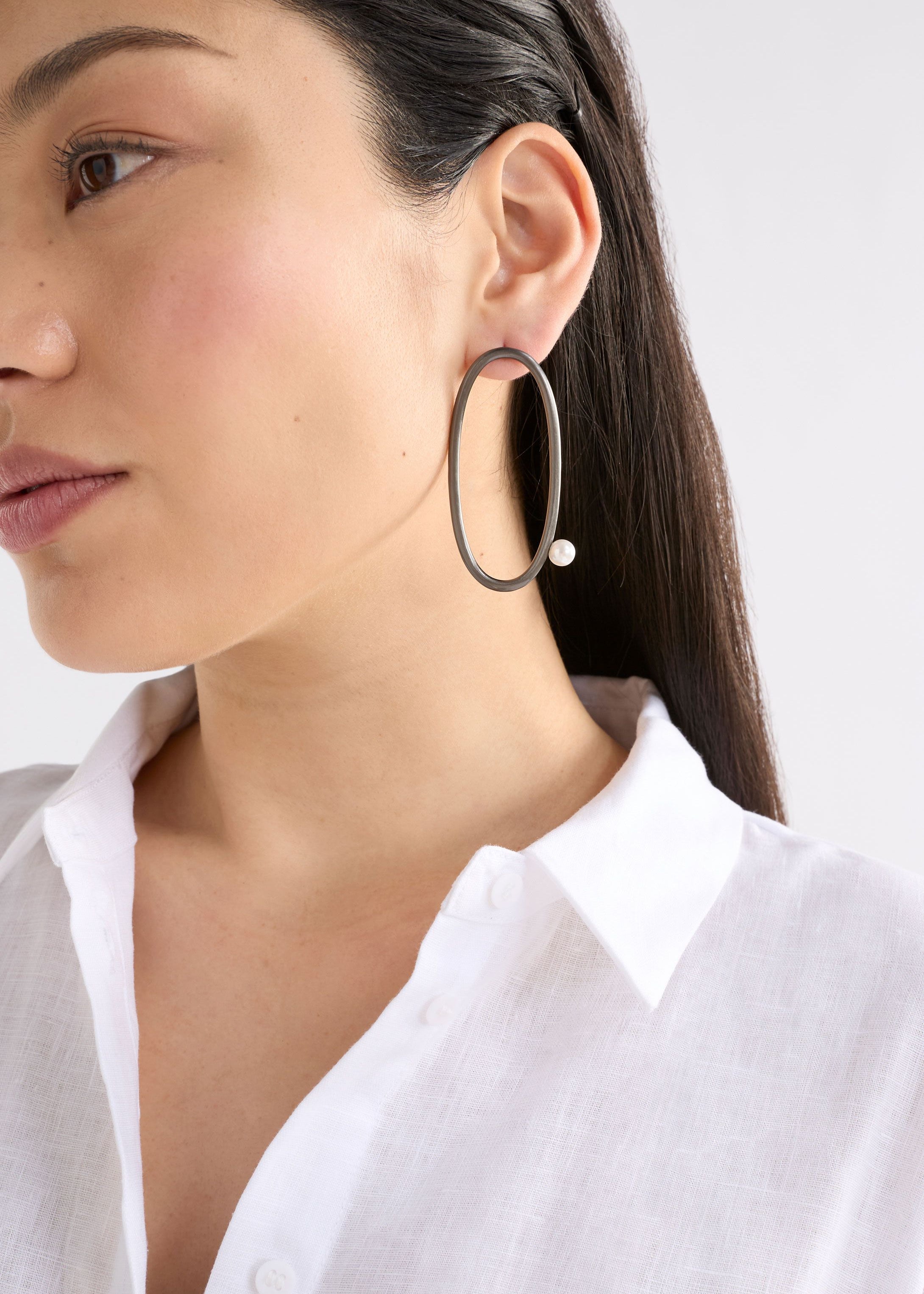 Ahas_Drop_Earring-Model.jpg