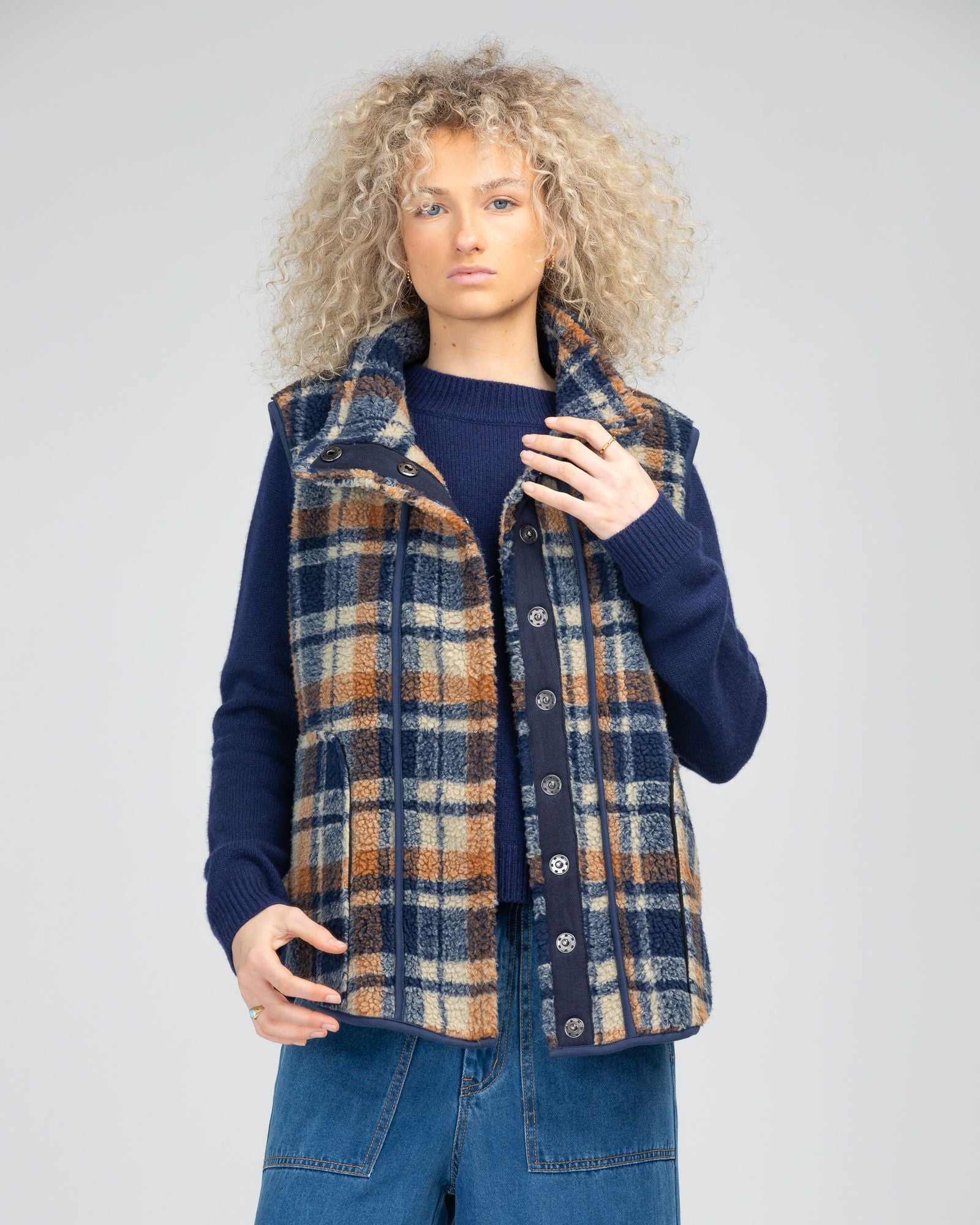 Alba Vest- Navy/Brown