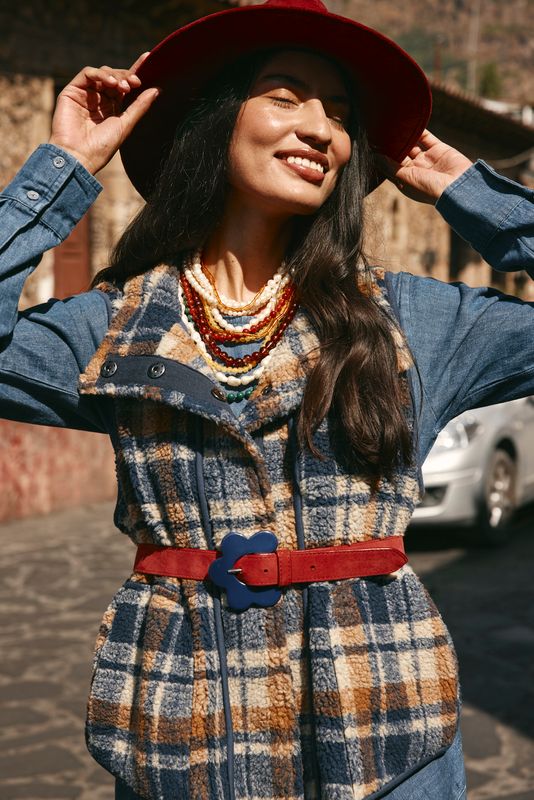 Boom Shankar Alba Vest in Navy/Brown