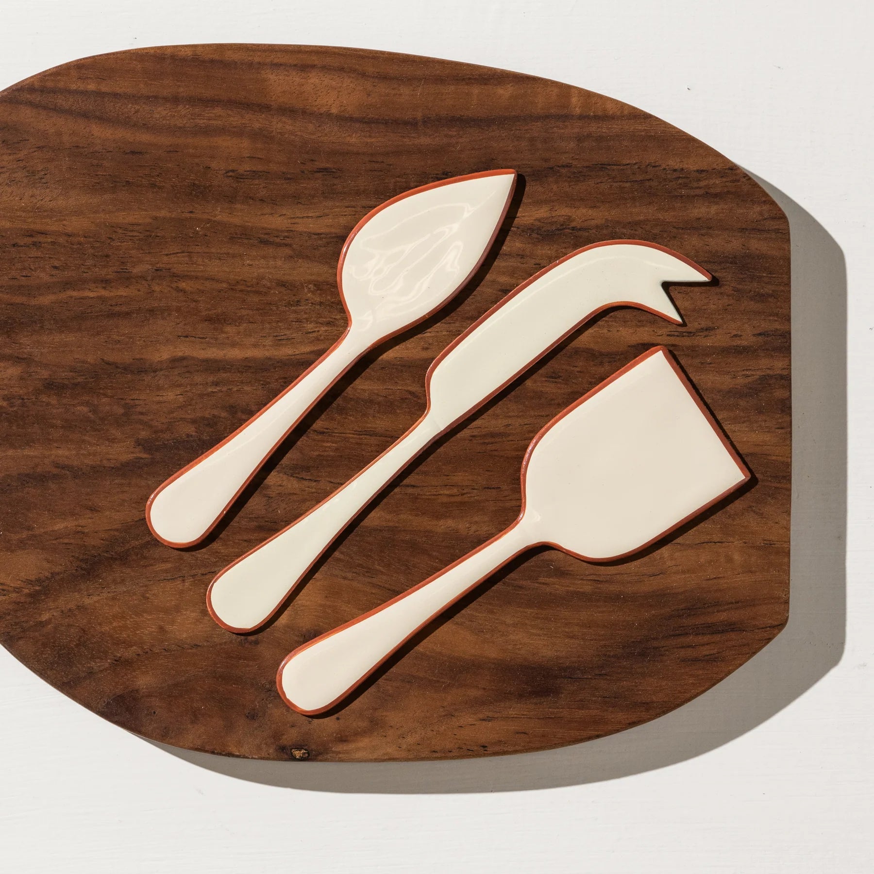 Alder-Enamel-Cheese_Set-Cream.webp