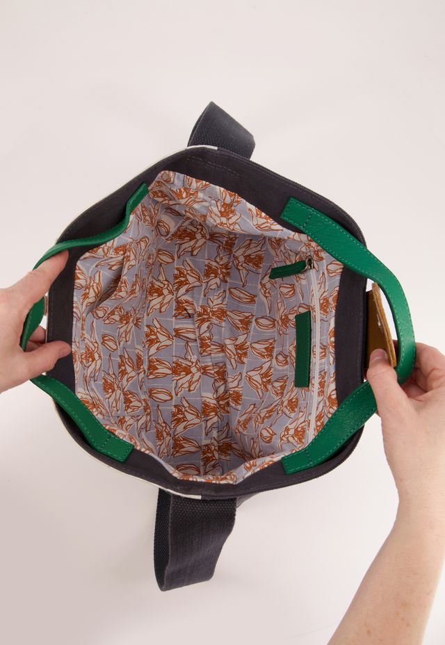 Assemble Tote- Palisades