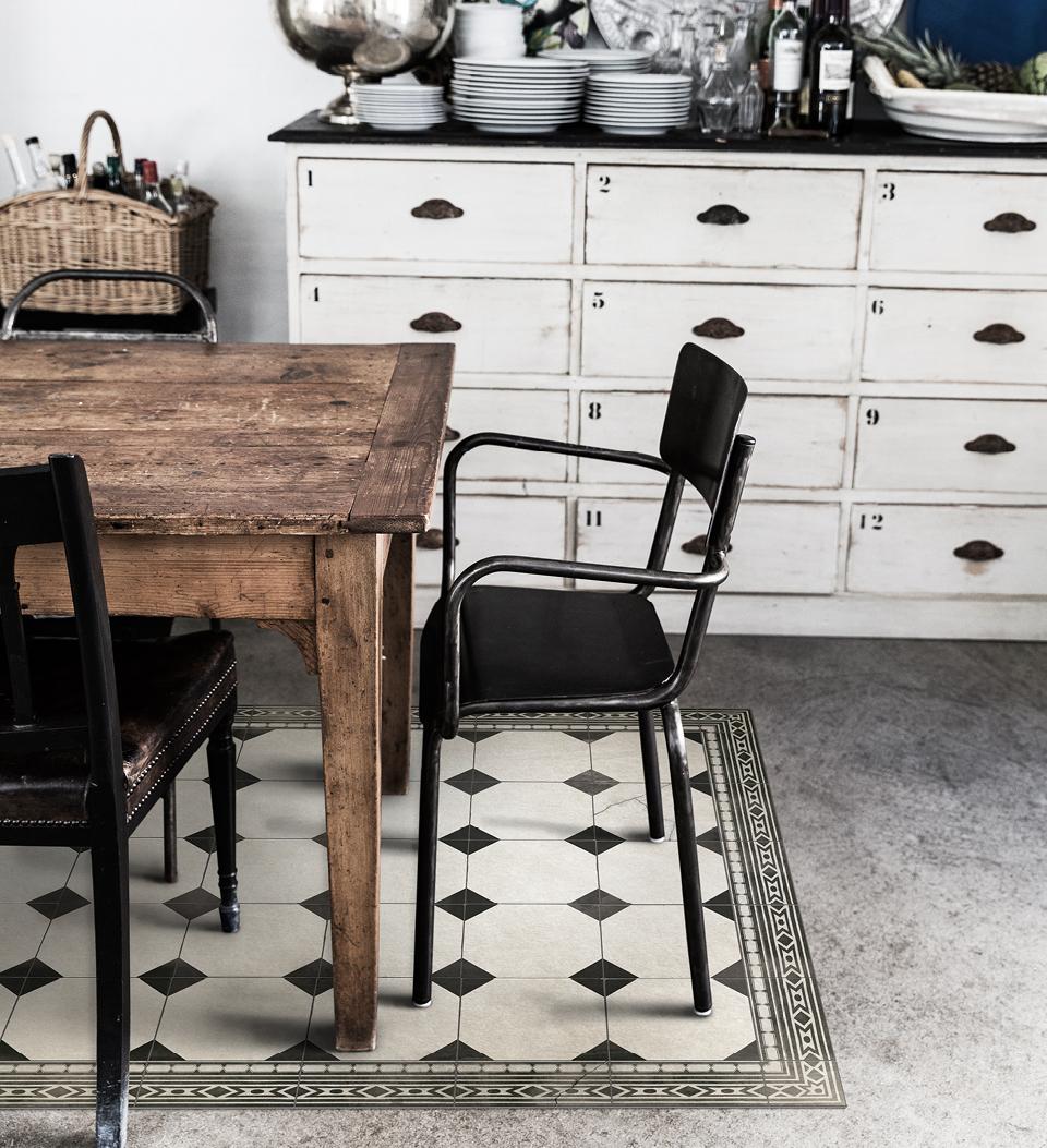 Beija_Flor-Gambit_Italiano-Vinyl_Rug.jpg