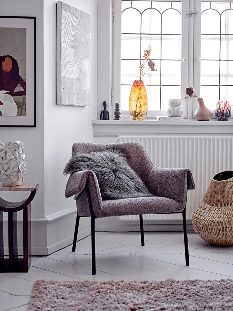 Bloomingville-LivingRoom-GuneyVase.webp