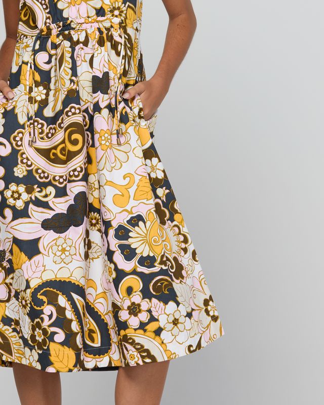 Carmen Dress- Thema