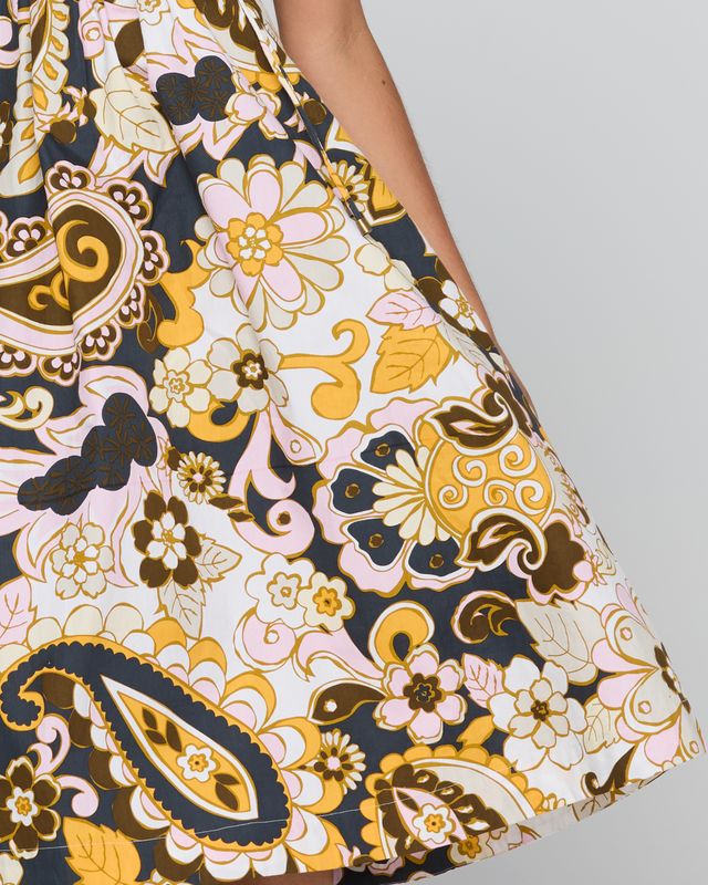Carmen Dress- Thema