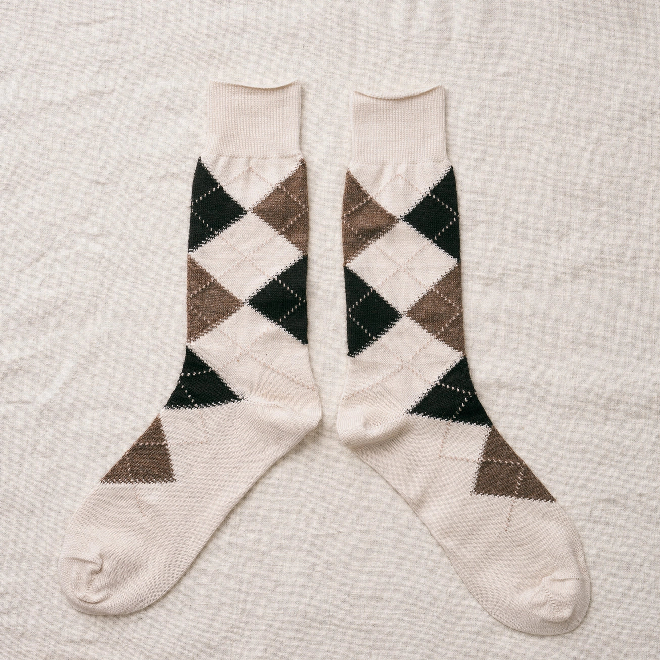 CottonAlpacaArgyleSocks-White.webp