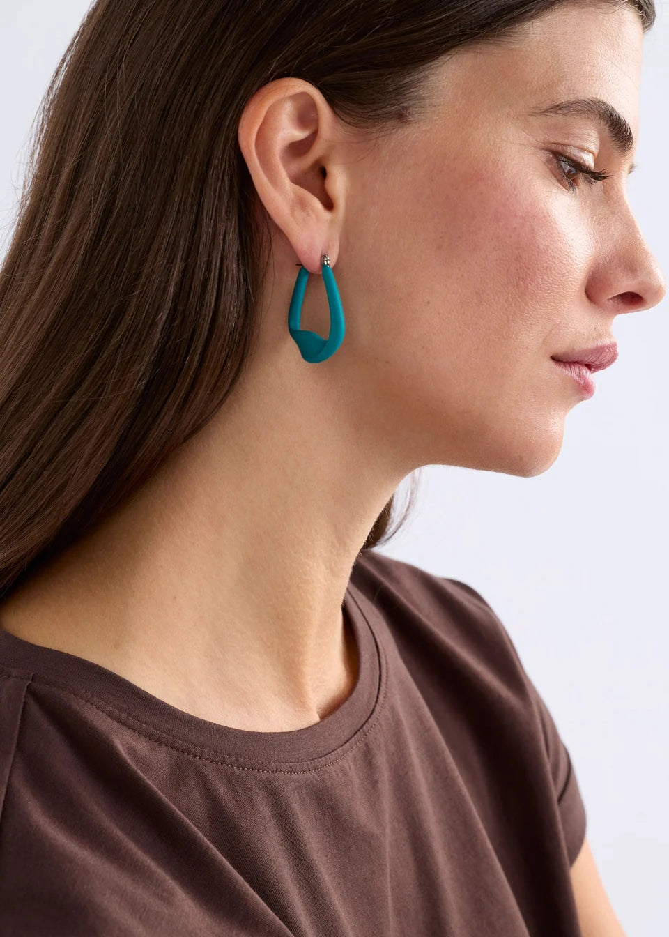 E0528-J-Rekke-Hoop-Earring_TEAL-3.webp