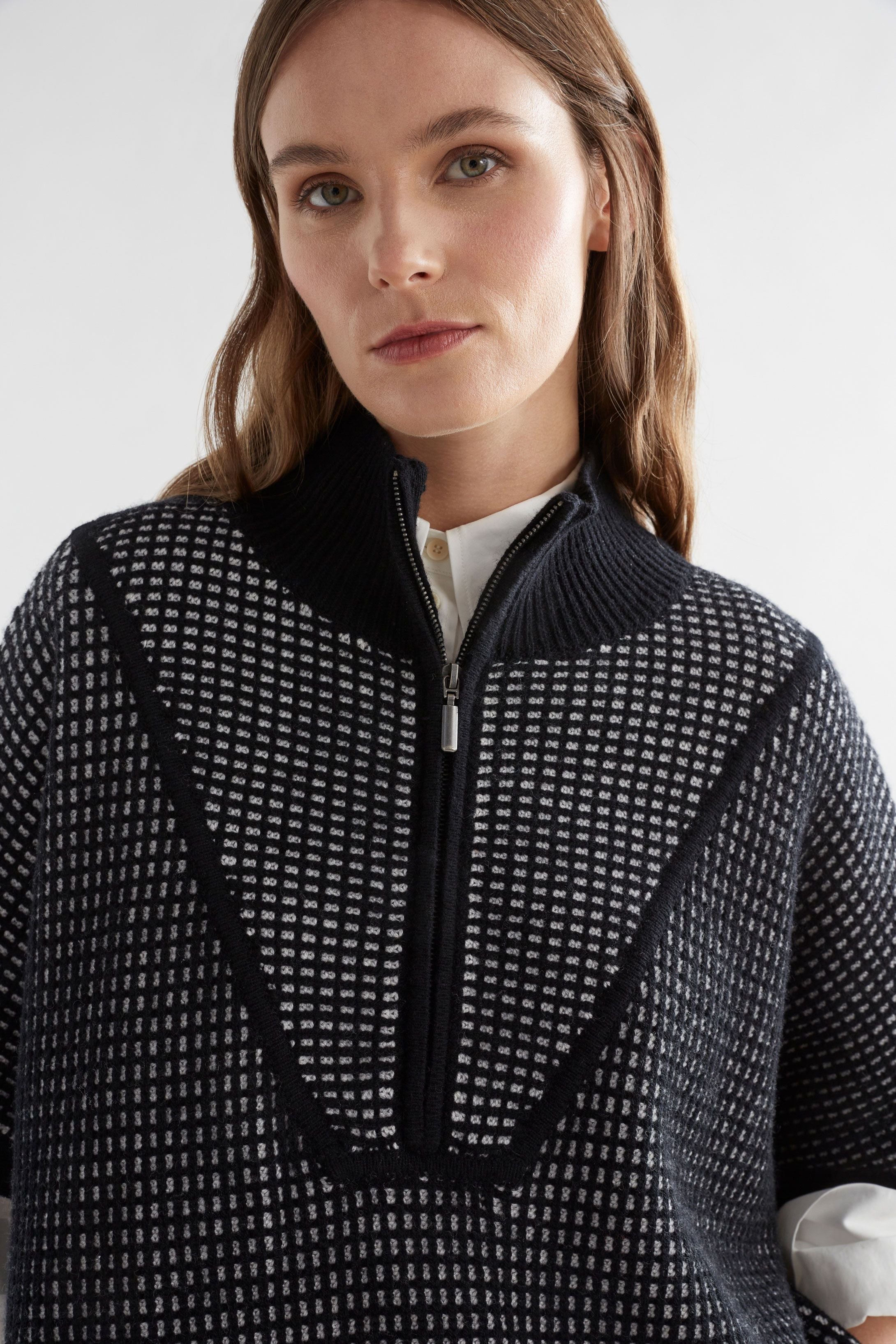 Cheil Poncho- Black & White