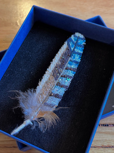 Trovelore Eurasian Jay Feather Embroidered Brooch