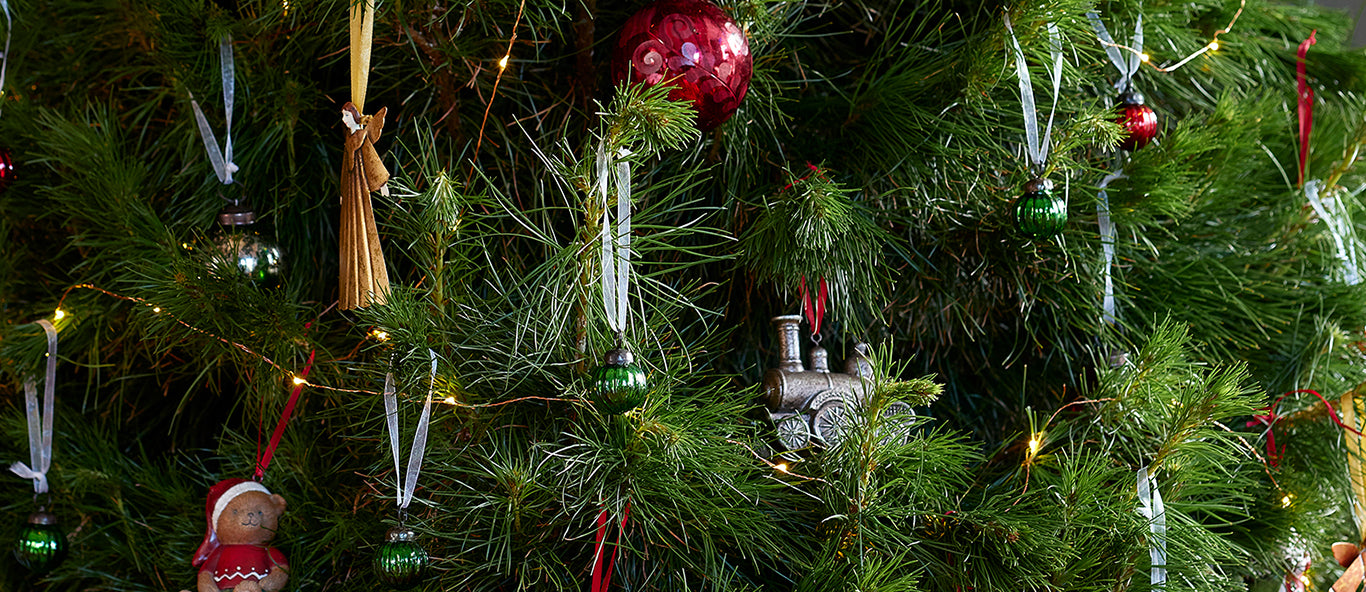 Glass Etched Hanging Ball- Emerald Green