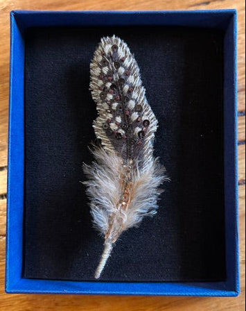 Trovelore Embellished Brooch Pin Guinea Feather