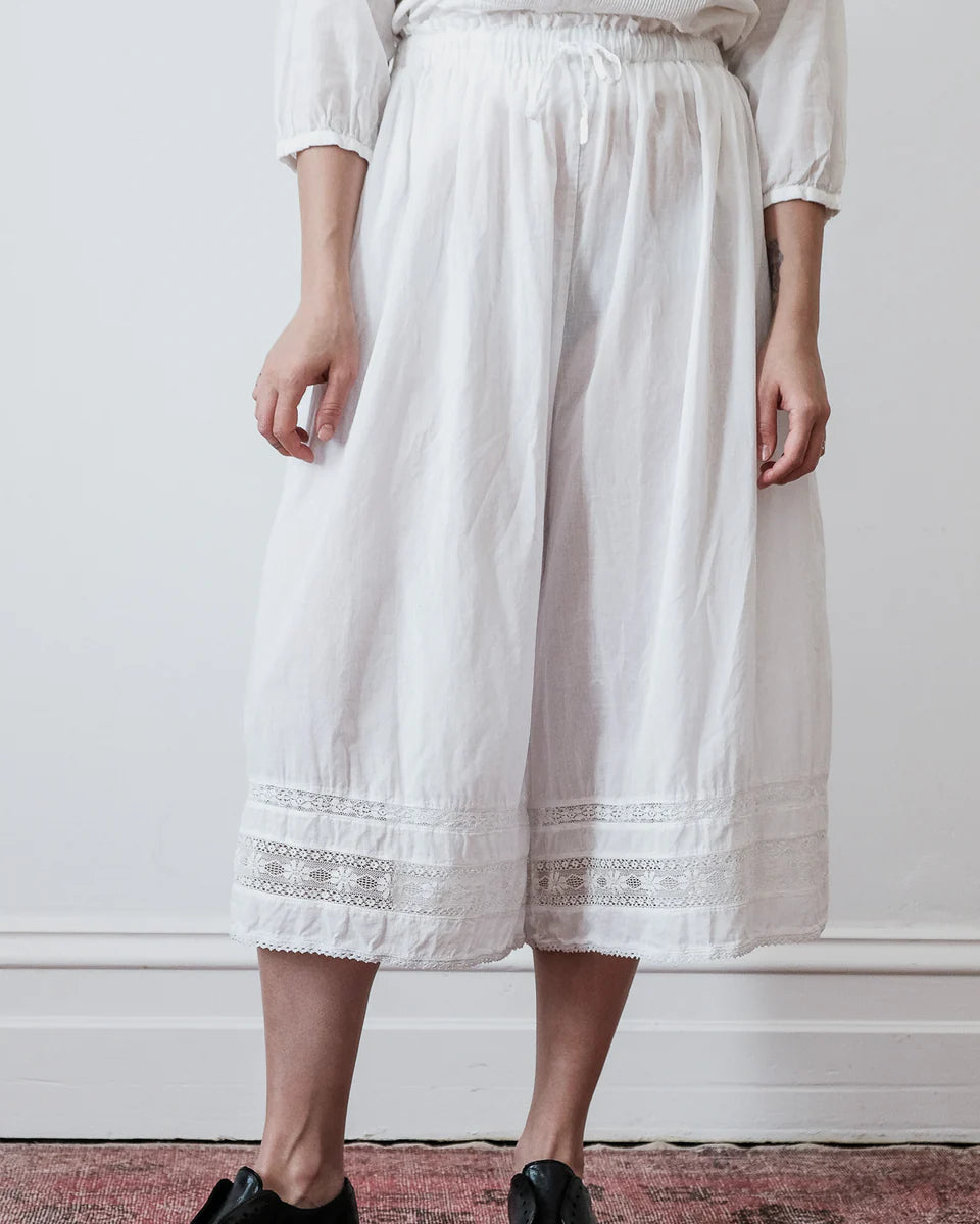 Harriet_Bloomers_in_White_960x1200_crop_center_c598399a-f862-4e2a-b33c-a672515cb4cb.webp