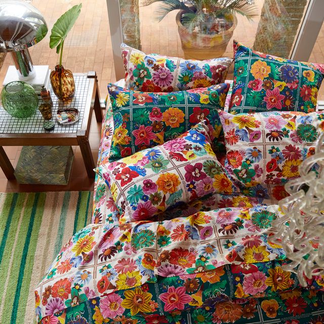 Ines Silk Pillowcase- Porcelain