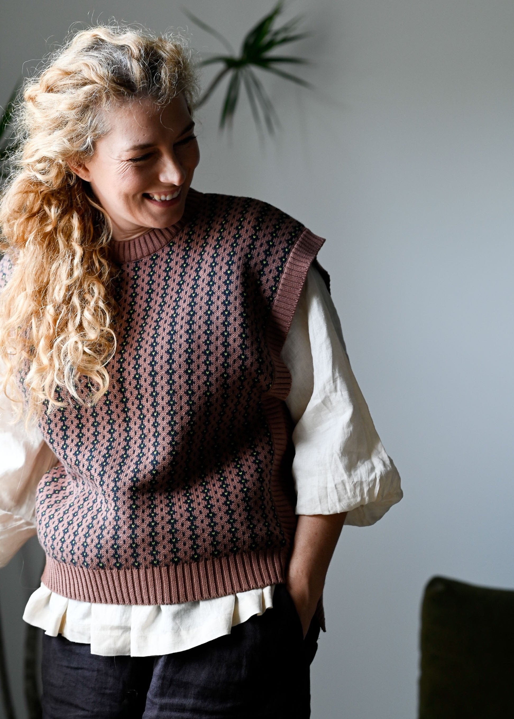 Lazybones Jo Vest in Clove