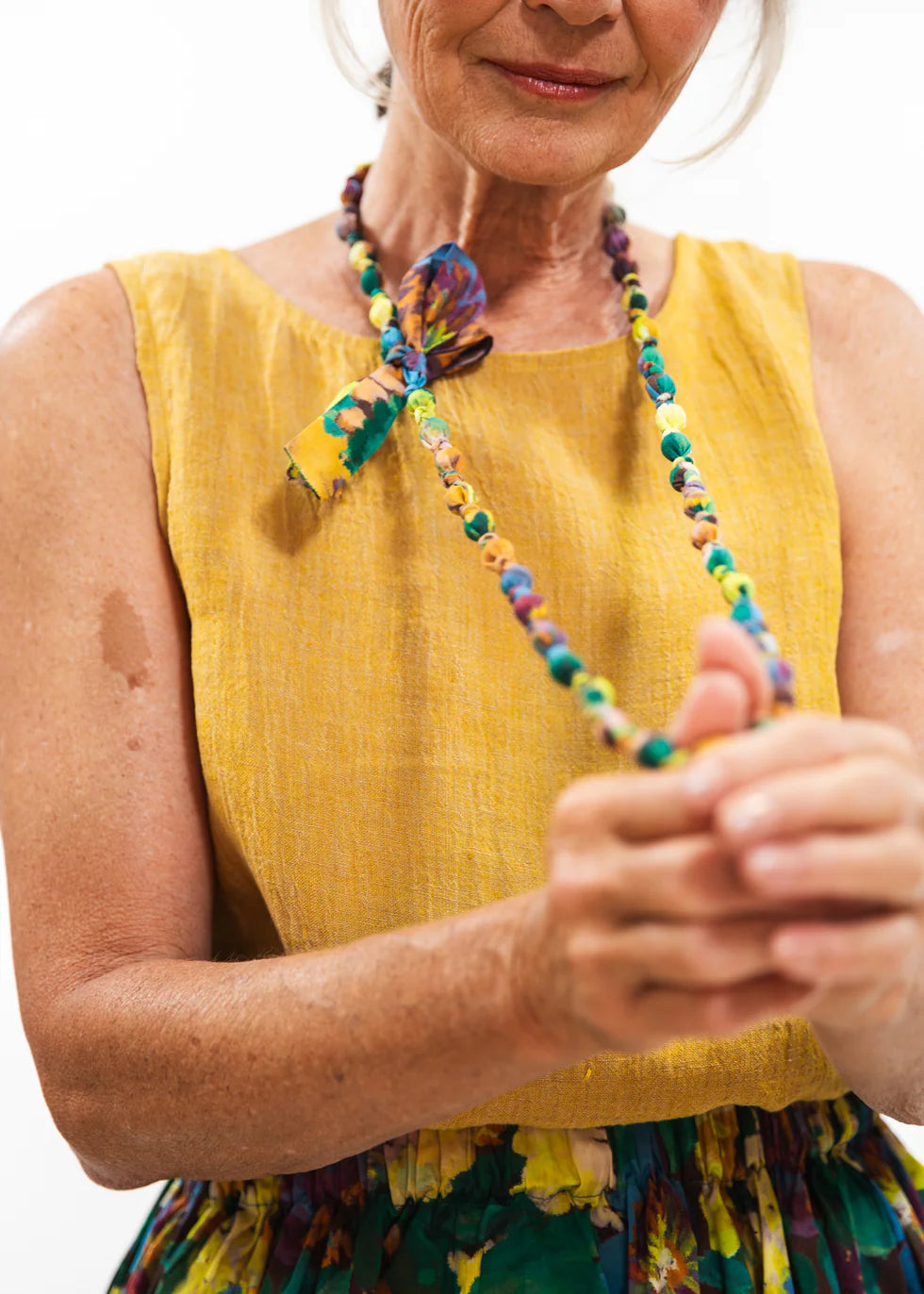 Eva's Sunday Julip Beads in Artists Bouquet Fabric
