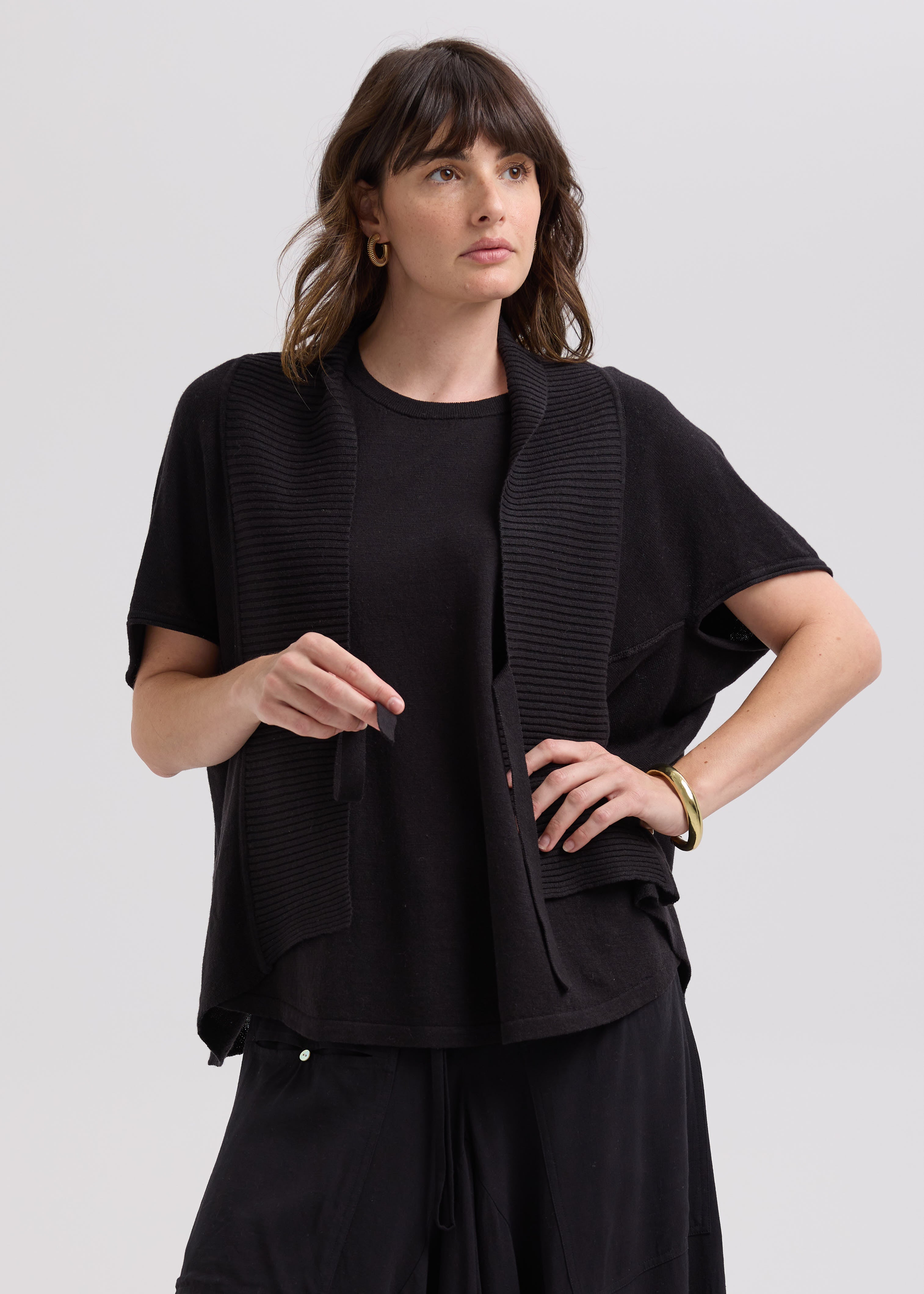 LD & Co Linen Tie Cardigan in Black