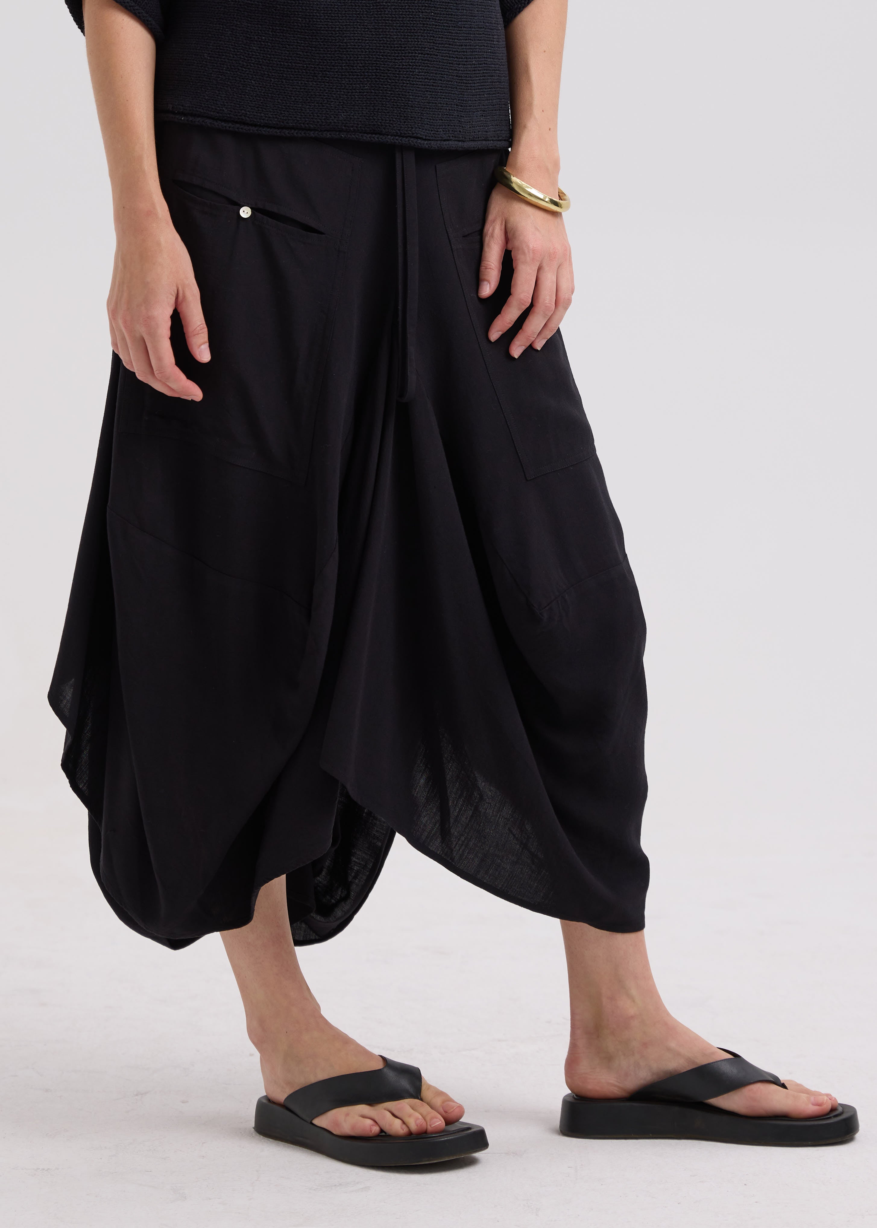 Drape Bottom Skirt- Black