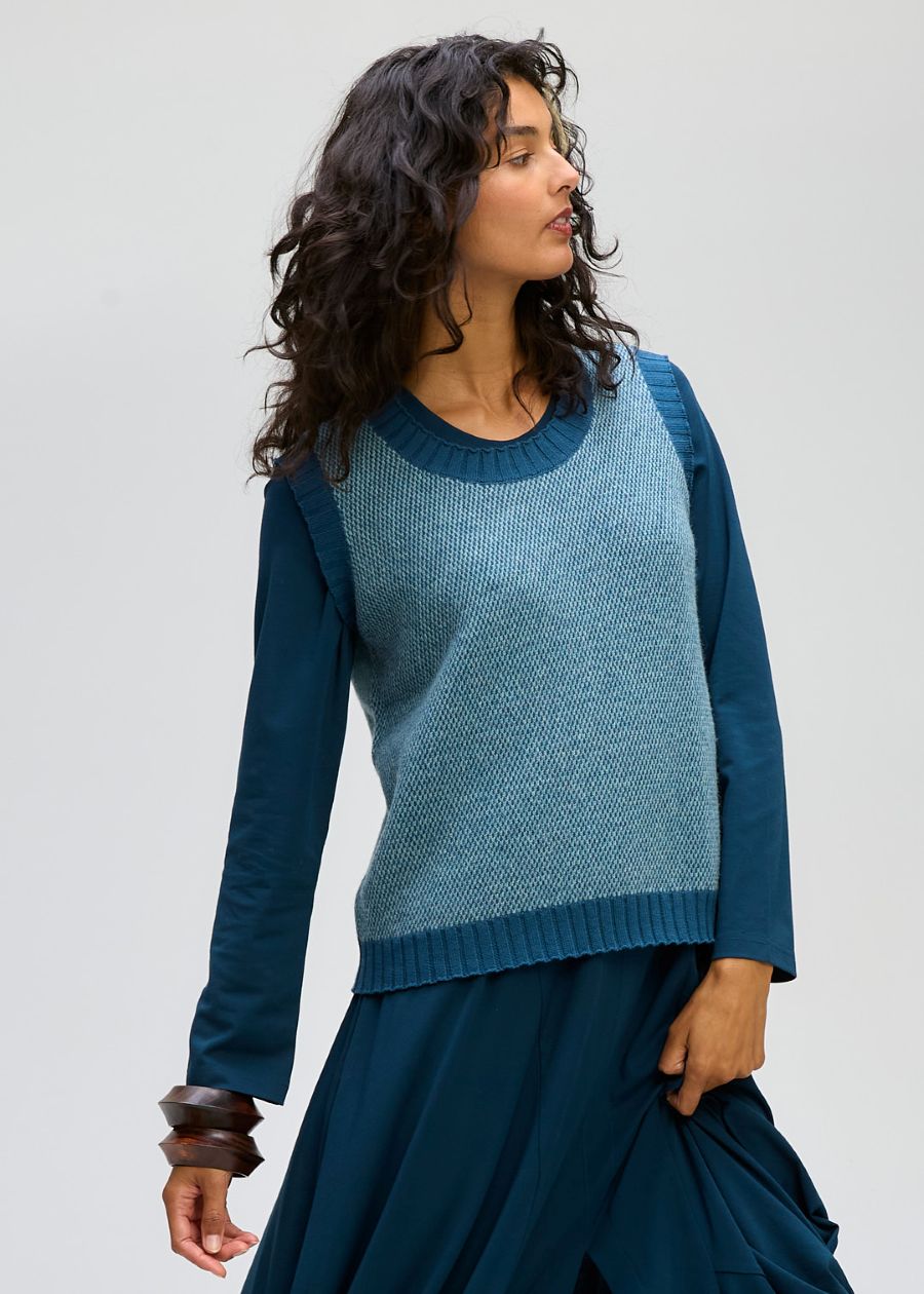 LD & Co Pattern Wool Vest in Seafoam