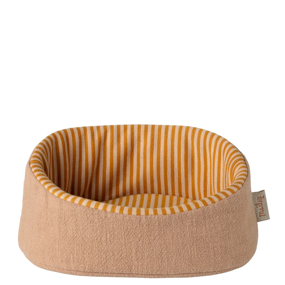 Maileg Pet Basket in Powder