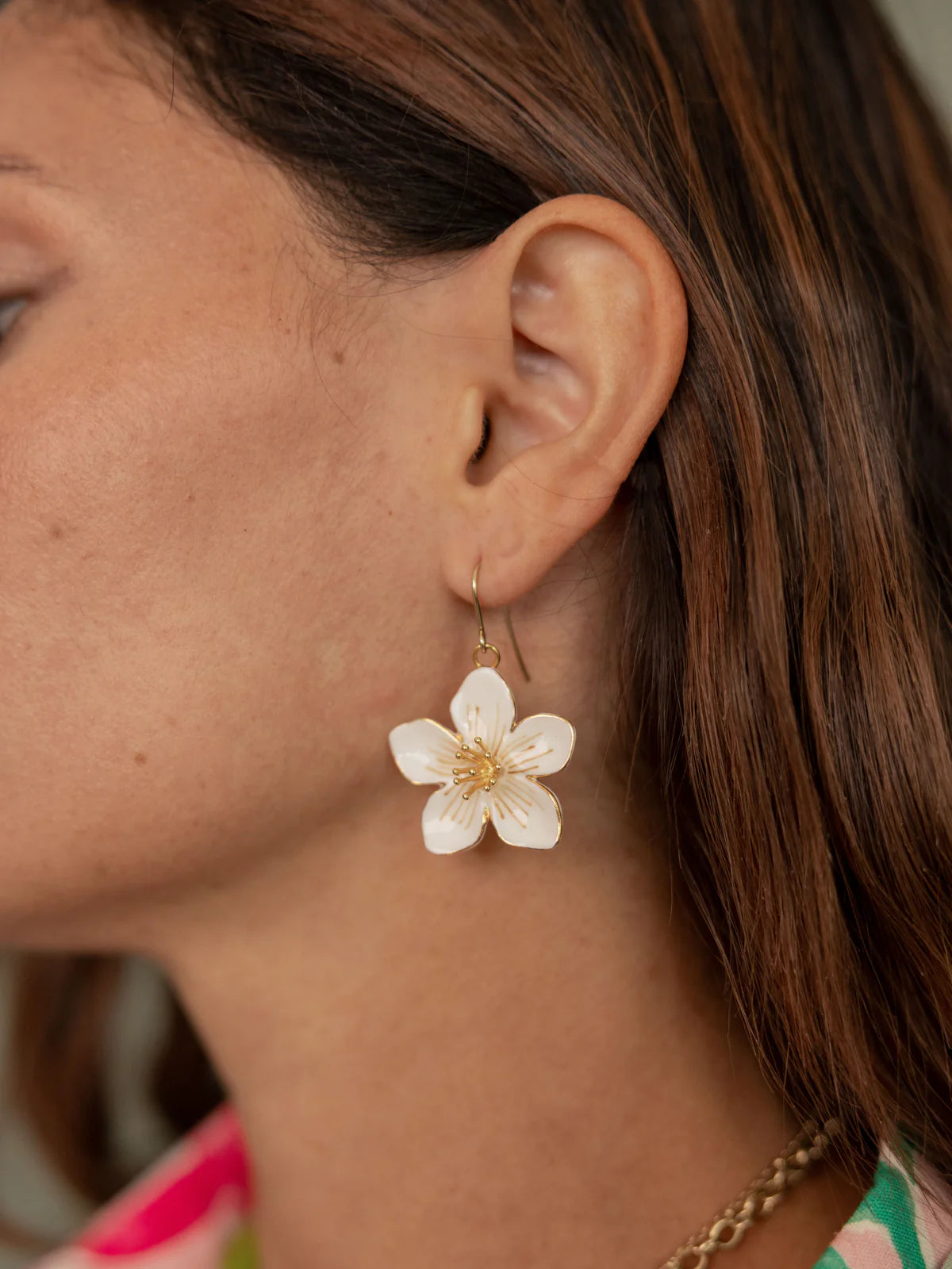 Nach White Flower Pendant Earrings
