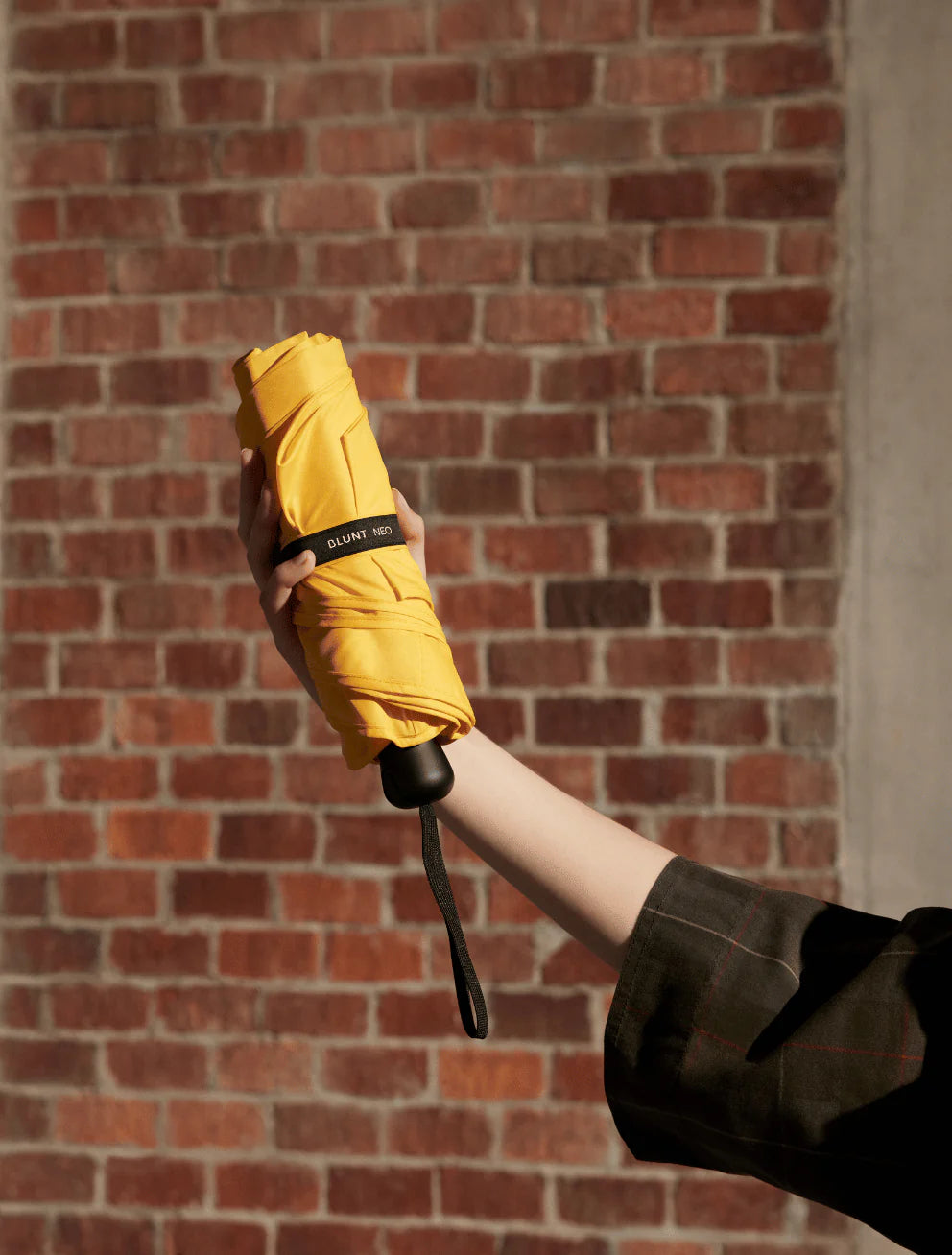 BLUNT Neo Compact Umbrella in Citrus Yellow
