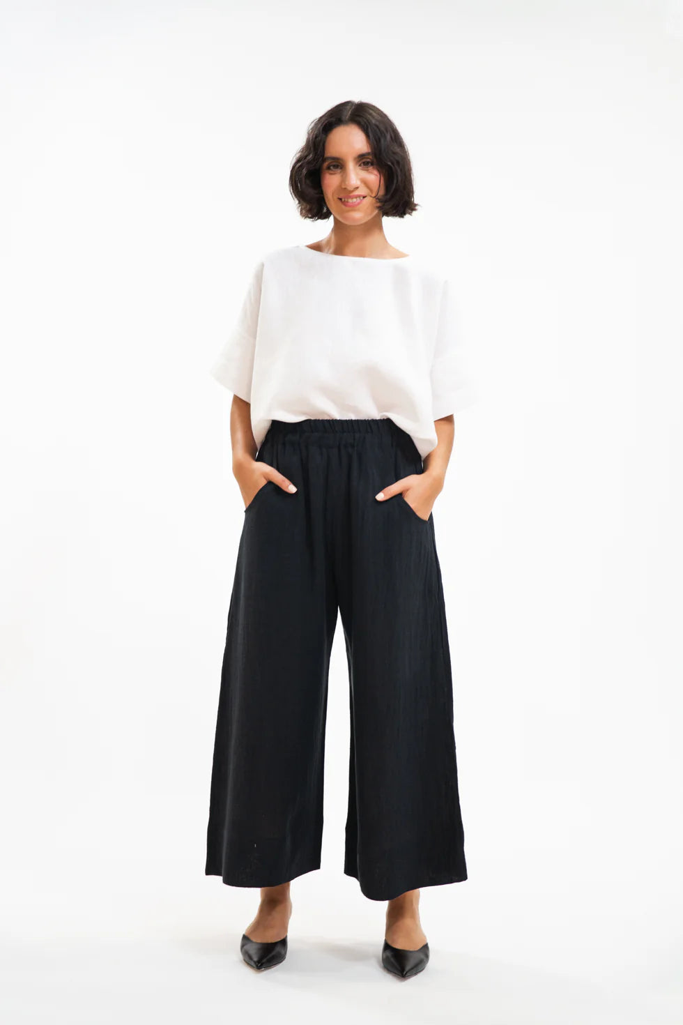 Eva's Sunday Oliver Pant in Black Crush Linen