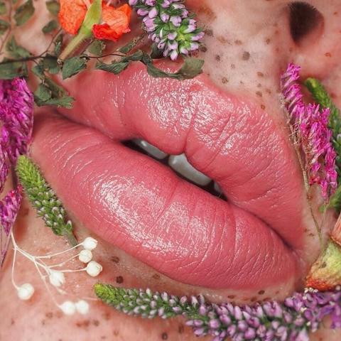 Suzy Lipstick- Satin