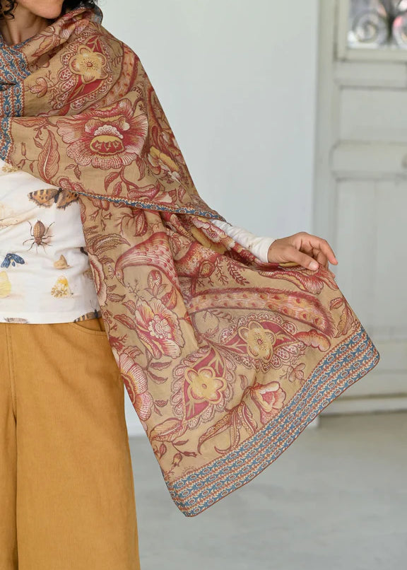 Scarf-Pheasant-Ally-Tee-Butterflies-Ollie-Mustard_DSC3343_576x864_13757995-ae67-43b6-b6e1-9322acd42125.webp