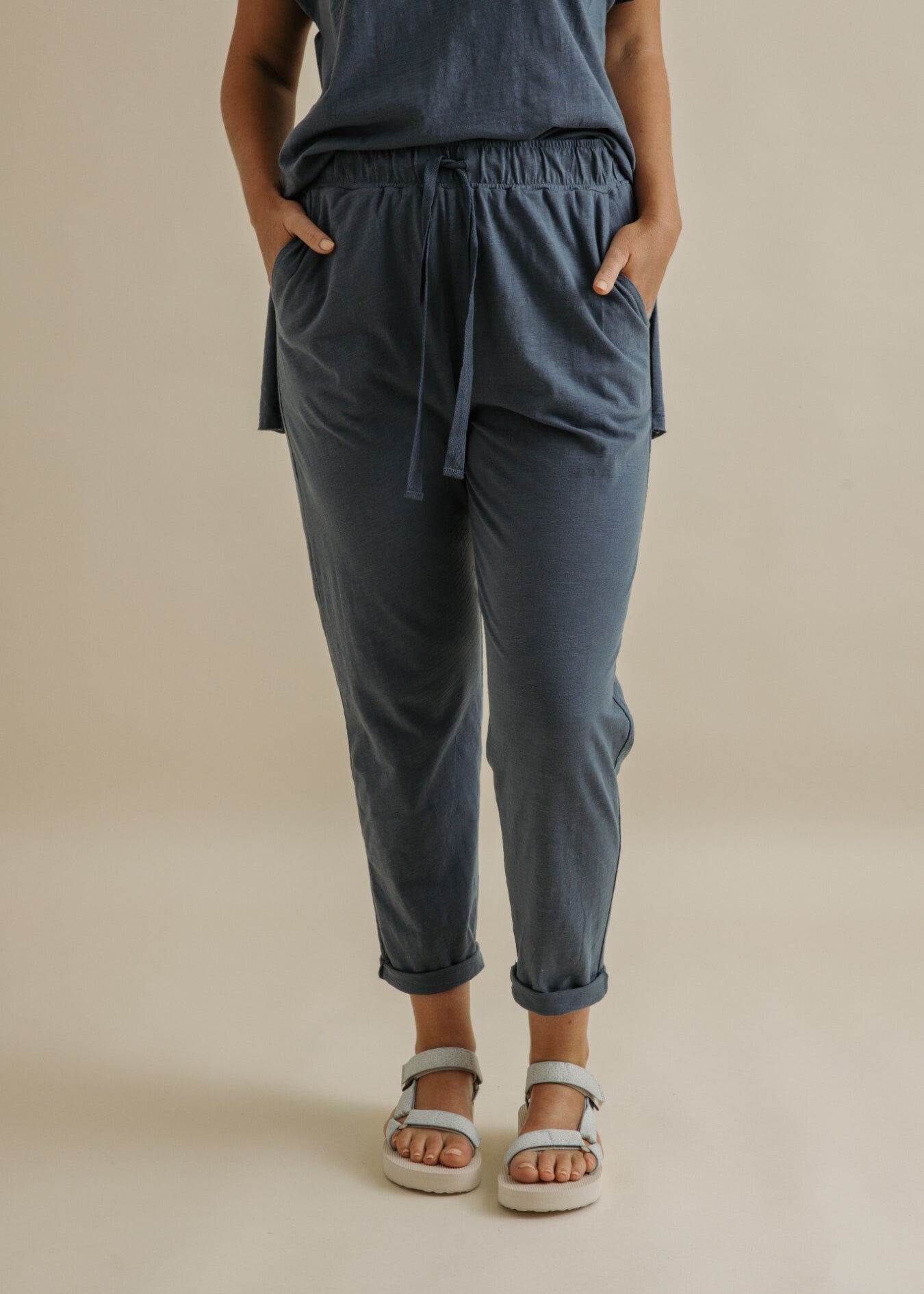 Shoreline_Tee___Relax_Pant_-_Pool__8___Websize.jpg