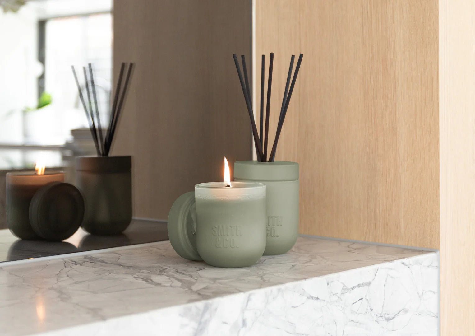 Smith_Co_Amber-_-Freesia_Diffuser_8.webp