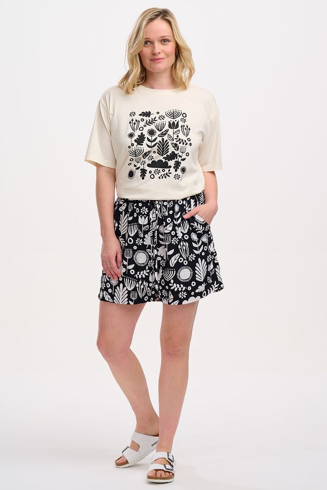 Kinsley T-Shirt- 70s Folk Floral
