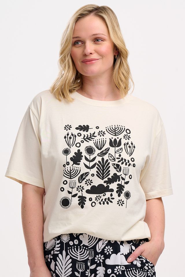 Sugarhill Brighton Kinley Relaxed Cotton T-Shirt in 70s Folk Floral print