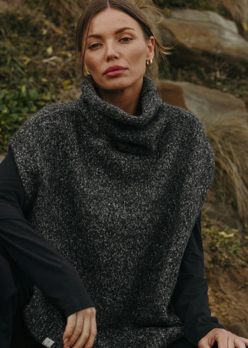 Talamaya Dreams Funnel Neck Tabard Noir