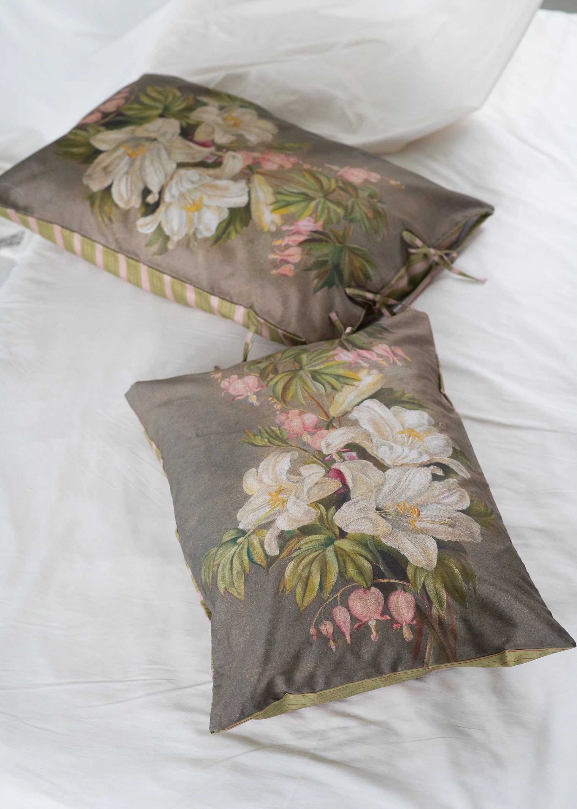 Lazybones Tiger Lilies Set of 2 Pillowcases