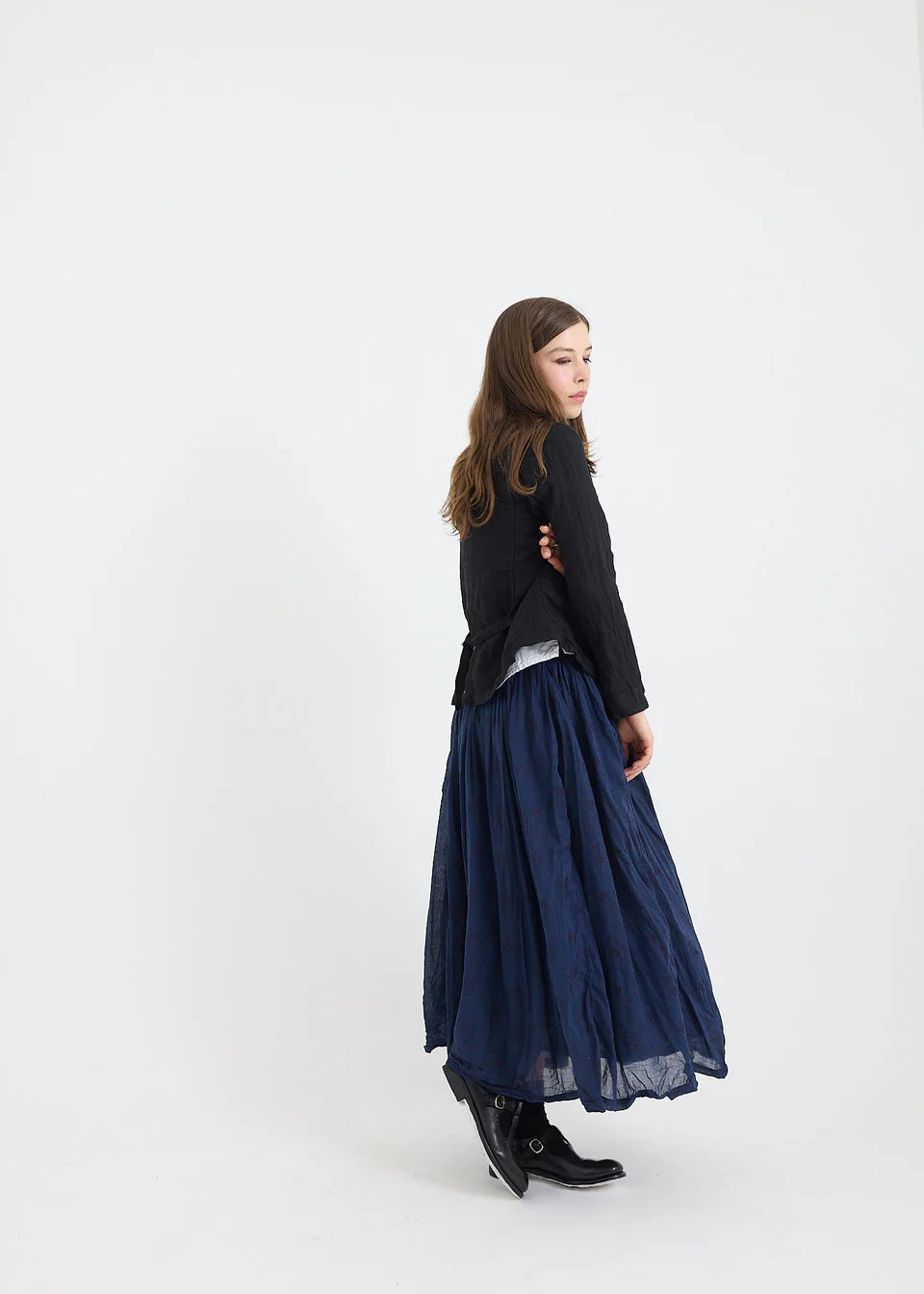 UllaSkirtNavyPetiteRose385_960x_crop_center_d69d02ce-2668-4143-949e-07eef4f51200.webp