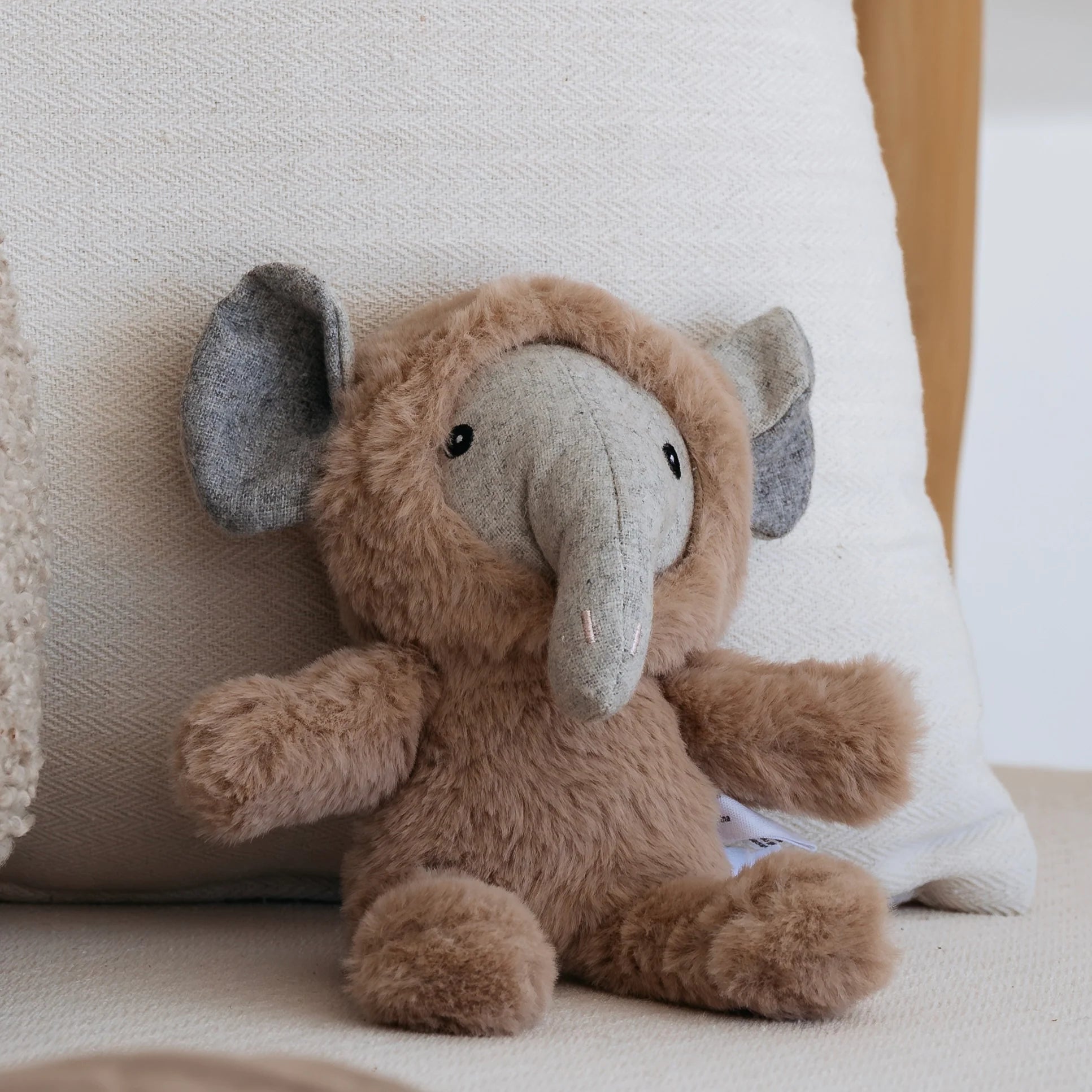 VincentElephant-AndTheLittleDogLaughed-54_2.webp