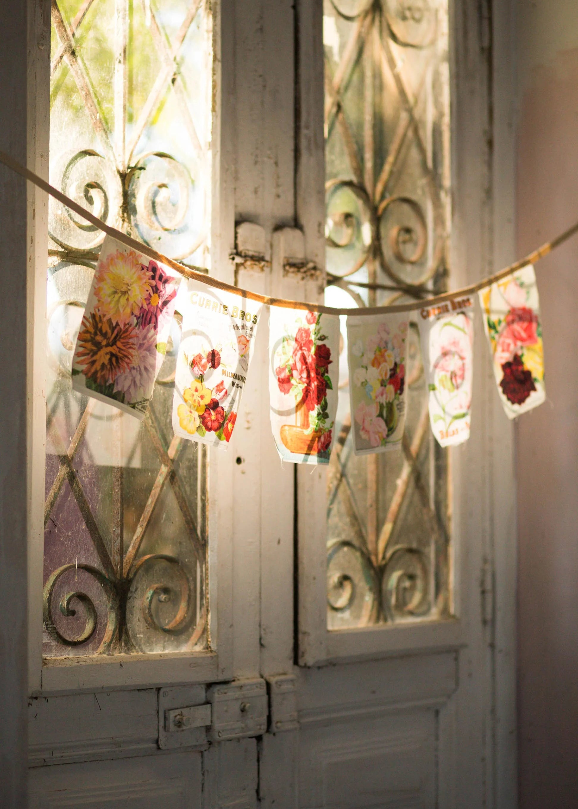 VintageFlowerGarland_Lazybones2.webp