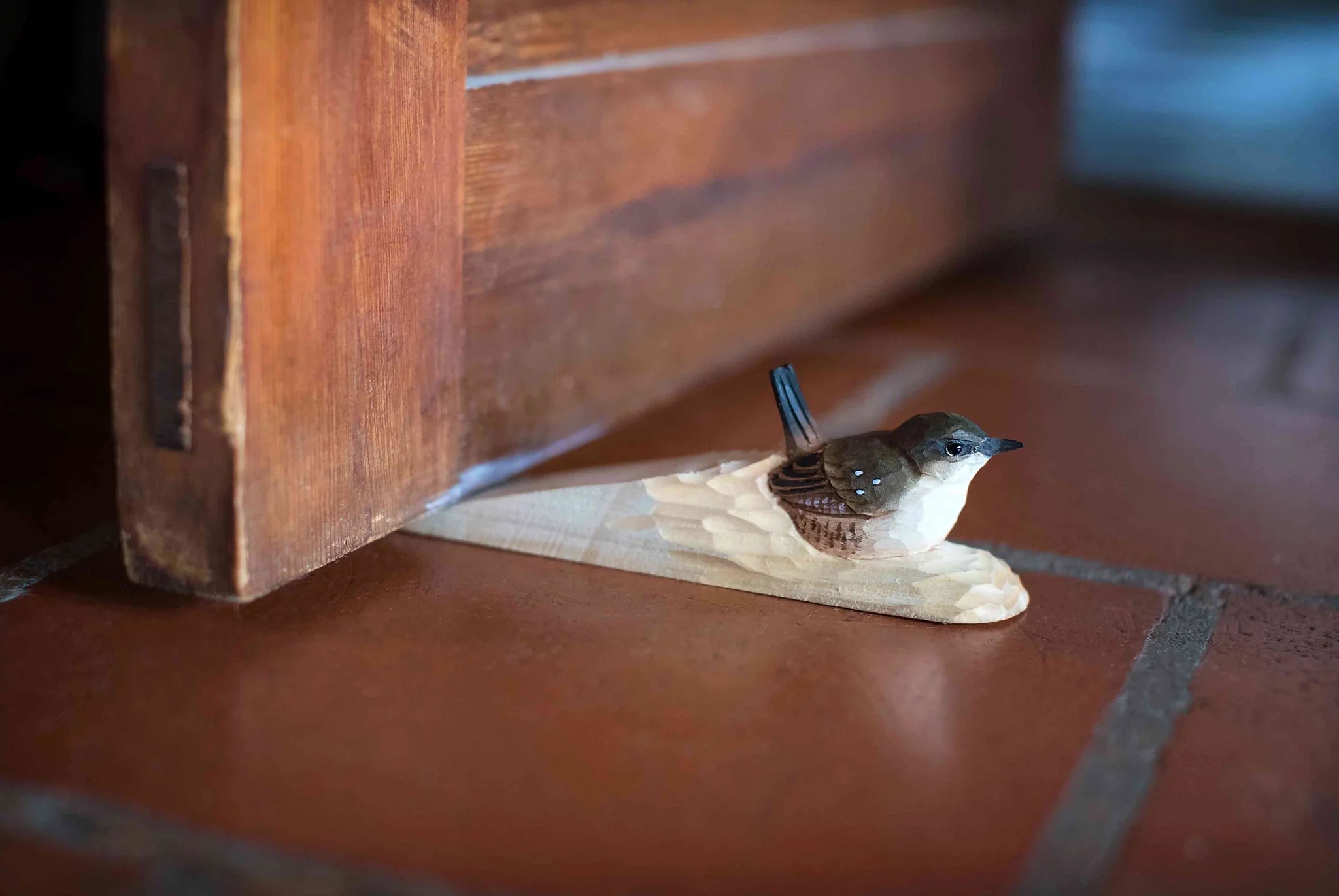 Wildlife Garden Wooden Carved Doorstop Wren