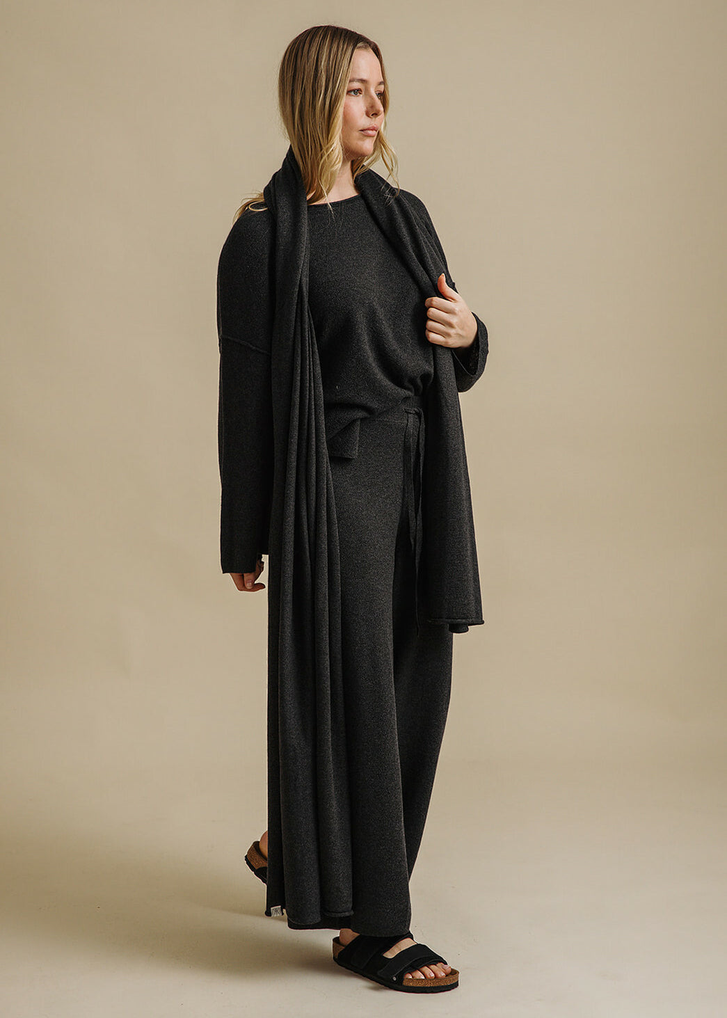 WinterRetreatPullover-GhostGrey1_1d6a933f-2869-467f-bacb-f55afd9cce4a.jpg