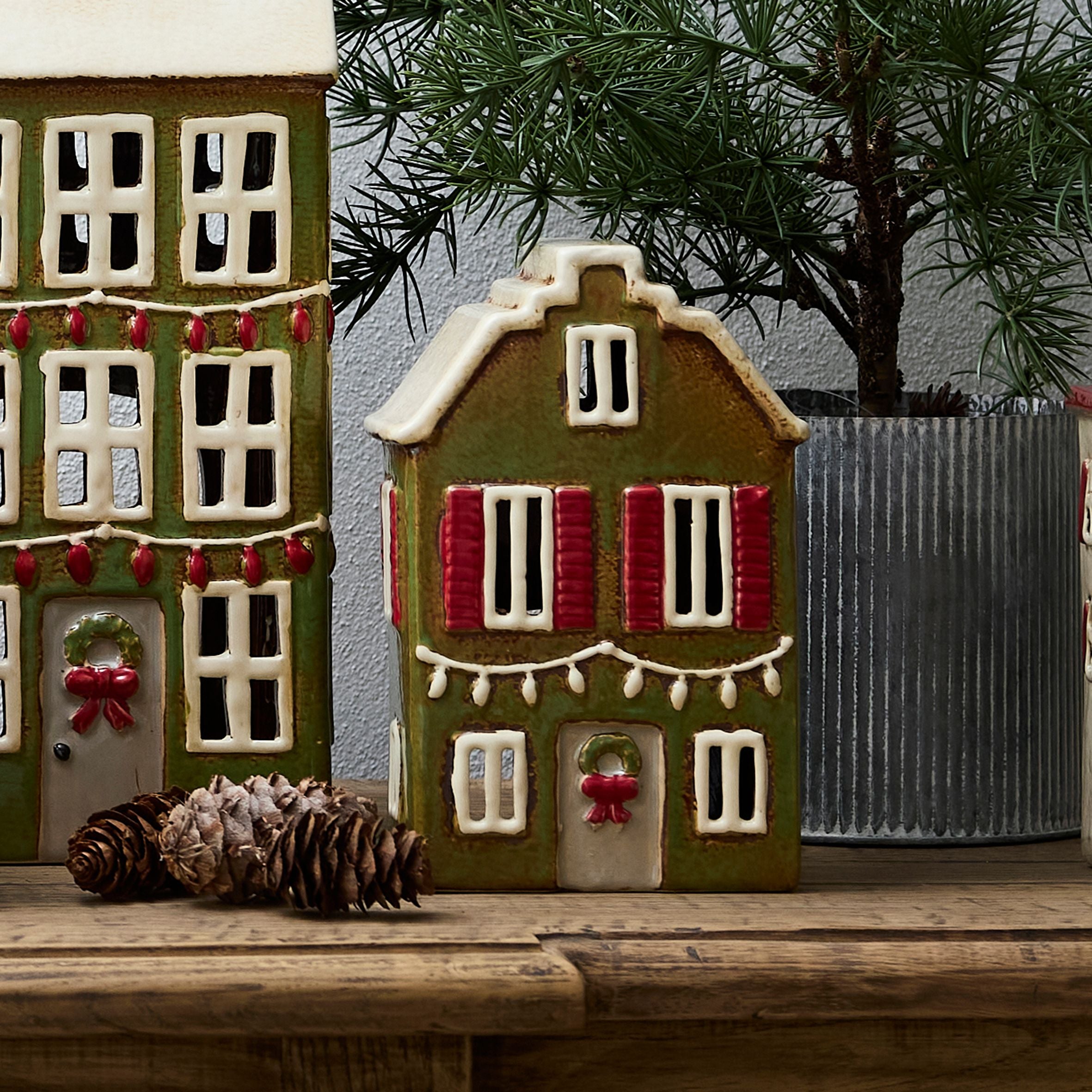YA0067-Alsace_Tea_Light_House_Christmas_Green_with_Shutters.jpg