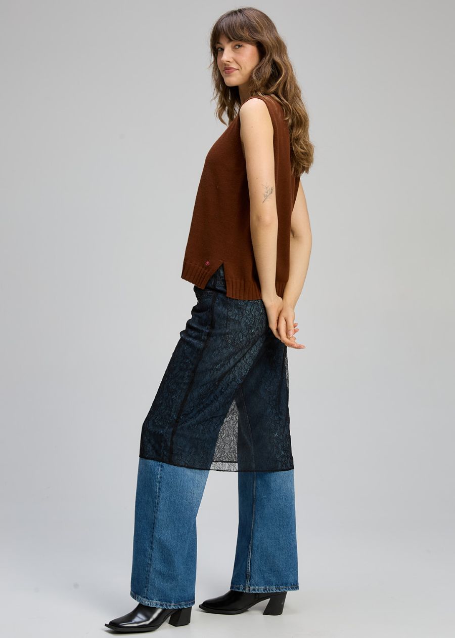 Essential Vest- Chestnut