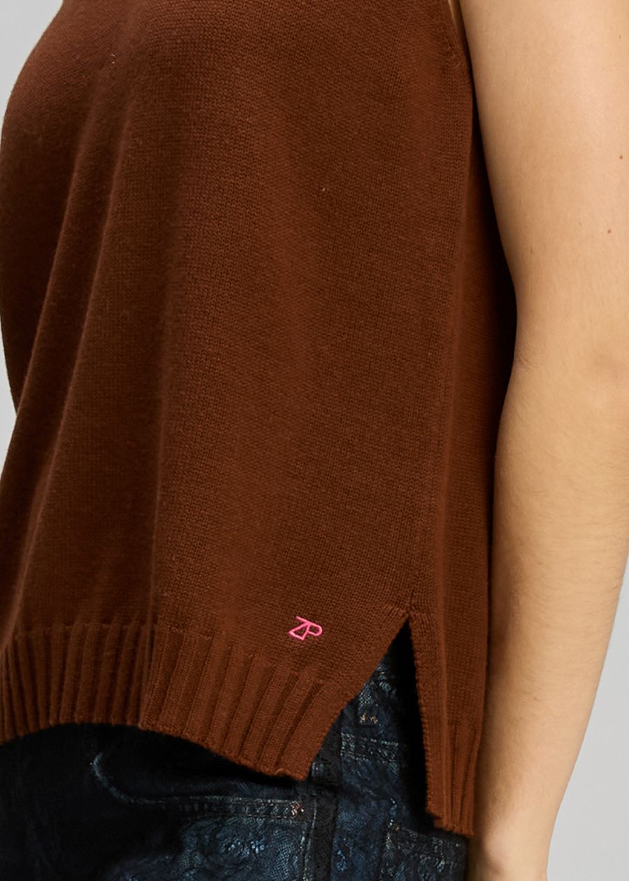 Essential Vest- Chestnut