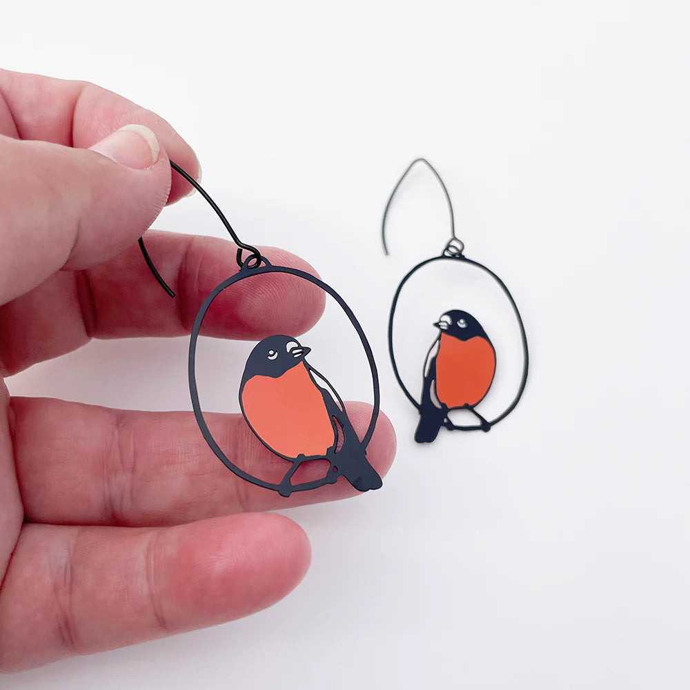 Midi Flame Robin Earrings- Black