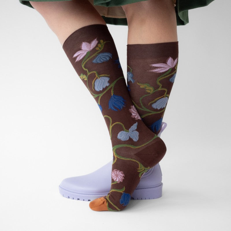 Bonne Maison Knee High Cotton Socks in Fleurs Chataigne