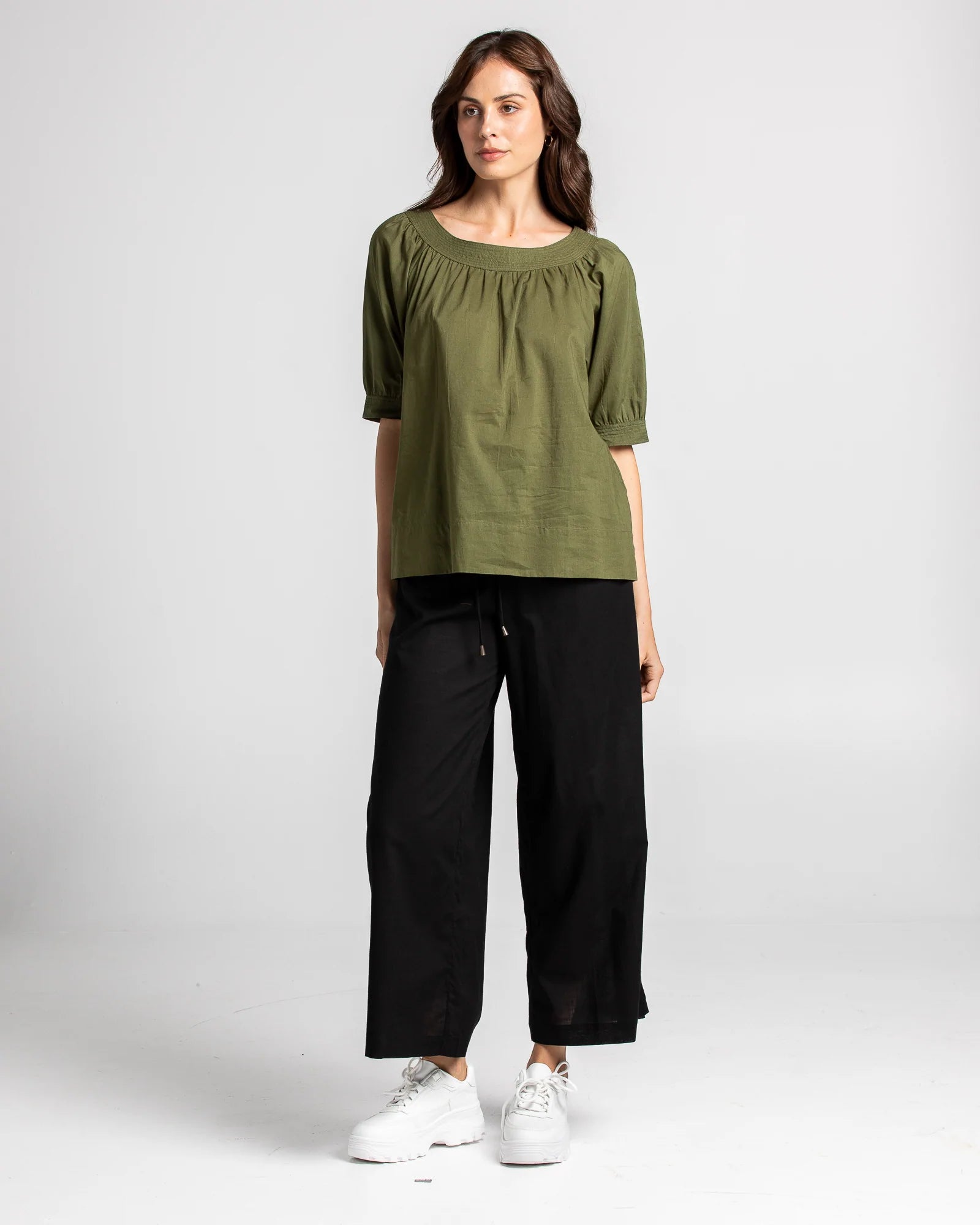 Ria Pant-Black
