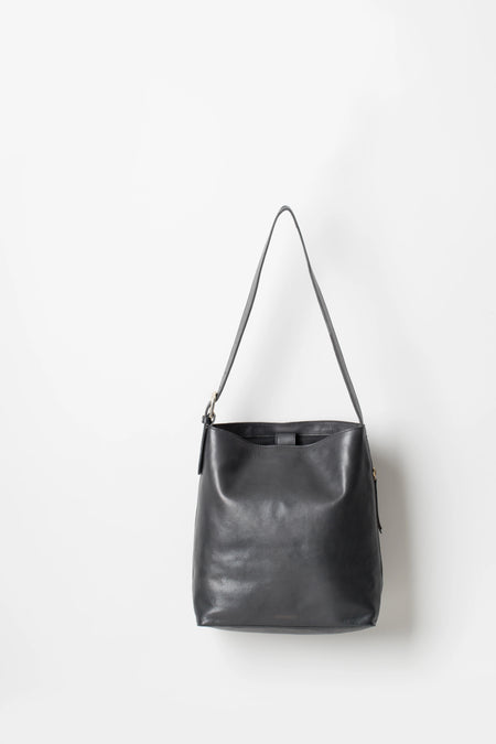 JuJu & Co Bucket Tote Bag in Black