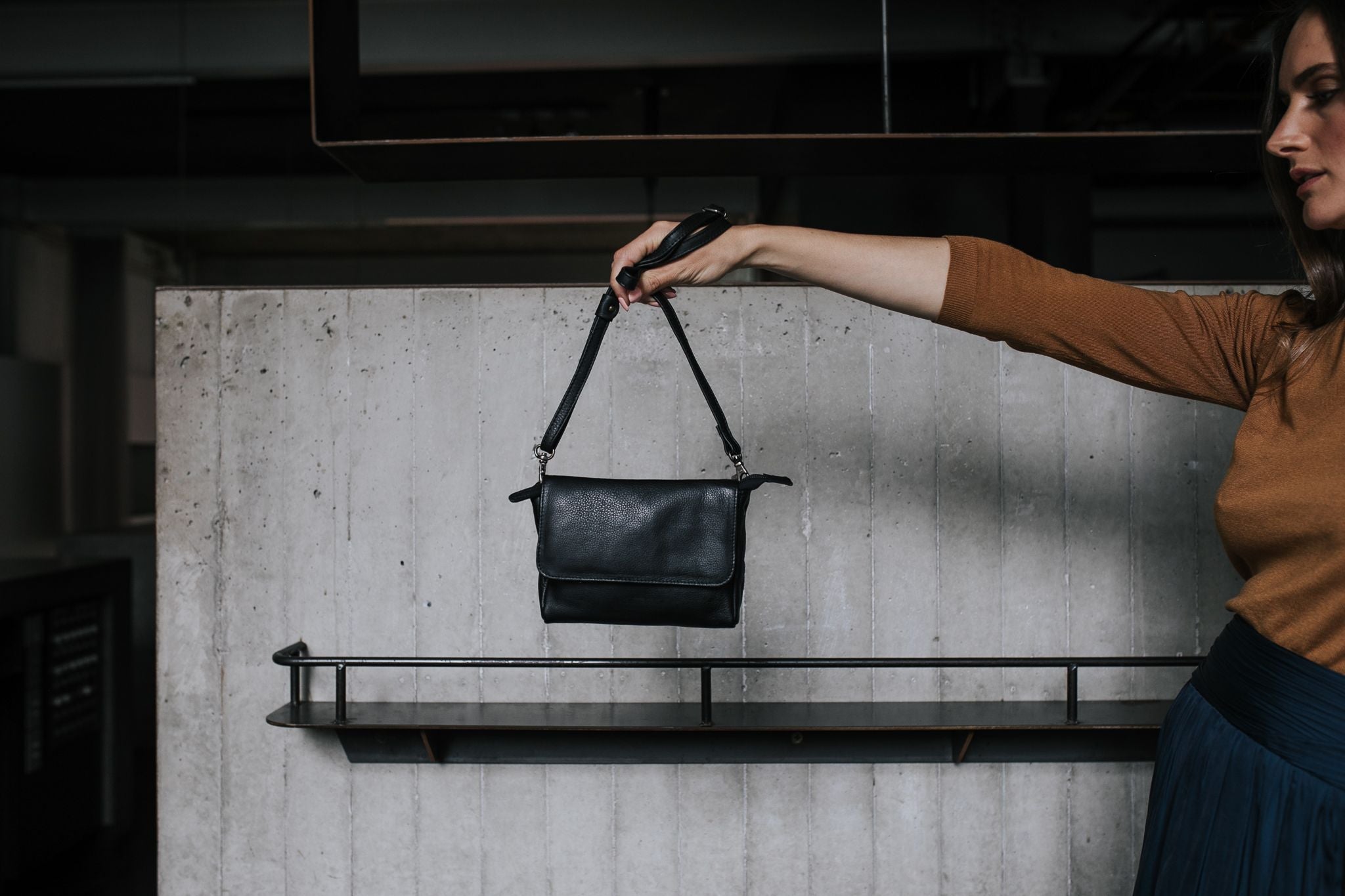 Dusky Robin Sara Bag in Black